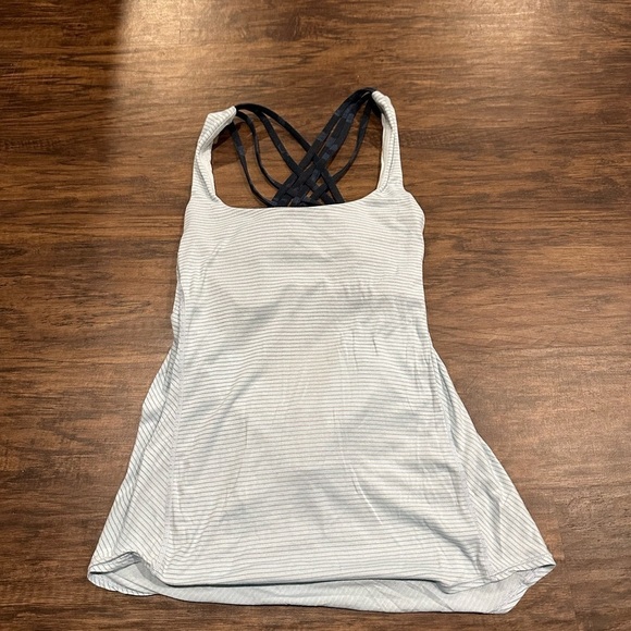 Lululemon Women’s Athletic Tank w/ Sports Bra - Picture 1 of 3